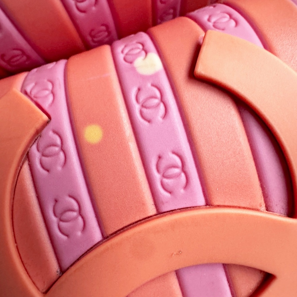 SOLD🌺Chanel rubber pool CC striped logo slides sandals pink coral 38 Spring 2018 - Picture 6 of 12